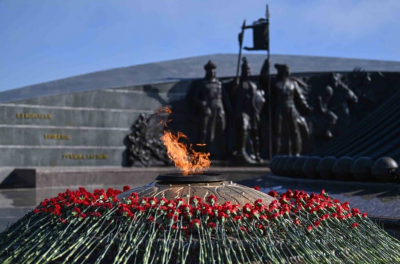 Токаев поздравил казахстанцев с Днем Победы