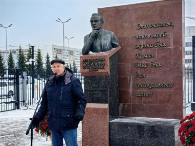 В Челнах почтили память &laquo;отца&raquo; КАМАЗа