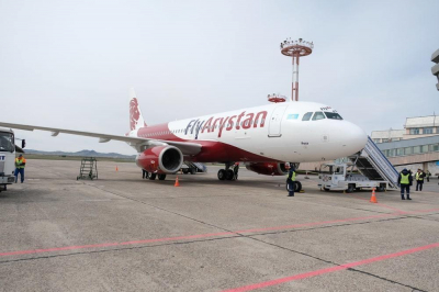 Почти на 4 млн тенге оштрафовали FlyArystan за неразмещение пассажиров в гостинице
