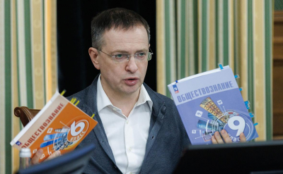 Минпросвещения изменит перечень разрешенных учебников в школах России