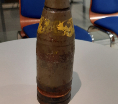 Женщина пронесла в дамской сумочке снаряд в полицейский участок - фото 09/02/2026 &ndash; Новости