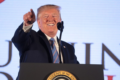 Трамп заявил в Давосе, что без США мир говорил бы по-немецки