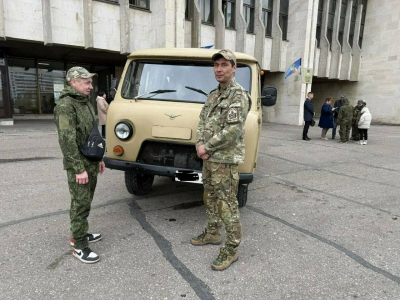 &laquo;Чтобы мои дети жили в спокойствии&raquo;: командиру взвода БПЛА из Челнов передали автомобиль