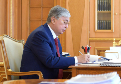 Глава государства подписал закон о госнаградах