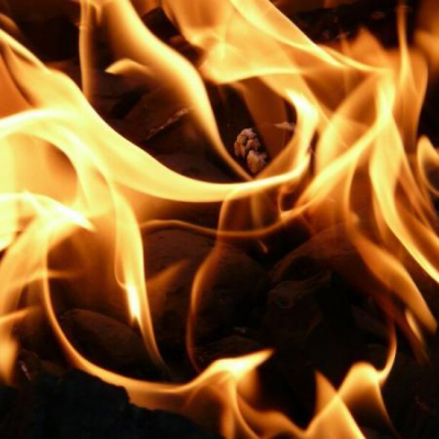 При пожаре в казанской многоэтажке спасли несколько человек
