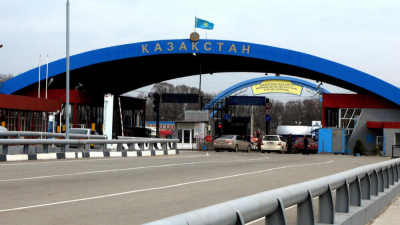 В КНБ предупредили казахстанцев о возможном ограничении движения на КПП на границе с Россией