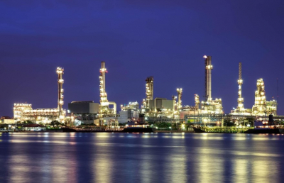 Нефть у новых минимумов: Какие риски поджидают инвесторов на мировых рынках?