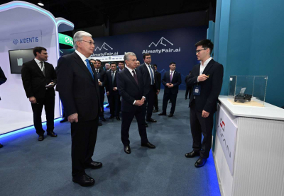 Токаев и Мирзиёев посетили выставку AlmatyFairai