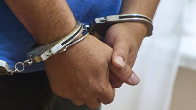 В Челнах рецидивист устроил забег с украденной бутылкой, но был пойман росгвардейцами 08/04/2026 &ndash; Новости