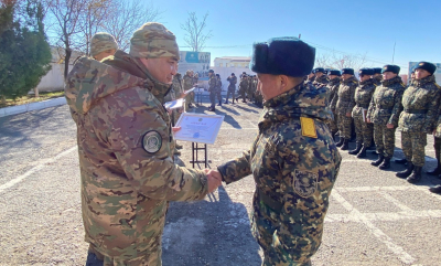 В Шымкенте чествовали увольняемых в запас гвардейцев