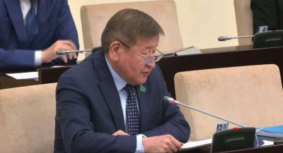 Сенатор выразил недовольство затягиваем сроков строительства и ремонта дорог