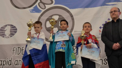 Рустам Минниханов поздравил юного шахматиста с победой на первенстве мира в Сербии