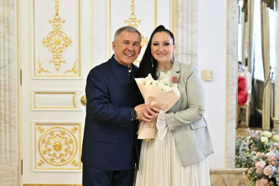 Минниханов: На хрупких плечах женщин Татарстана &ndash; тяжелая, очень ответственная ноша