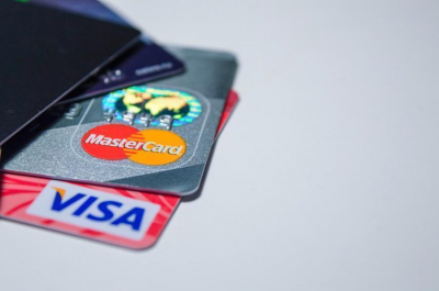 Вот что ждет тех, кто все еще использует Visa и Mastercard