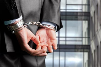 Брал взятки даже со своих...