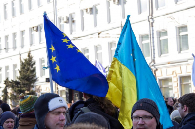 ЕС обсуждает передачу замороженных активов РФ Киеву
