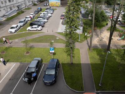 Более 8 тысяч казанцев накажут за парковку авто на газонах
