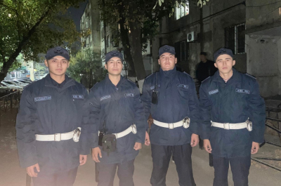 Гвардейцы в Шымкенте помогли эвакуировать жителей из задымлённого дома